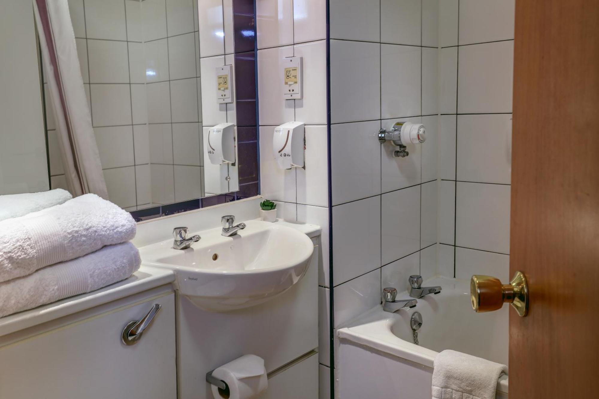 Casa Mere Manchester Airport, Knutsford, Sure Collection By Best Western Εξωτερικό φωτογραφία